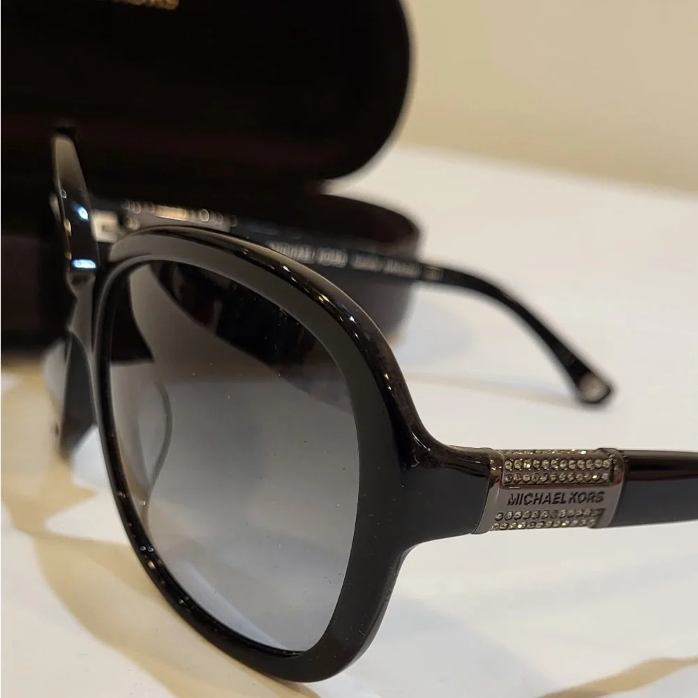 MICHEAL KORS Isabelle women's black and rhinestone sunglasses MKS298